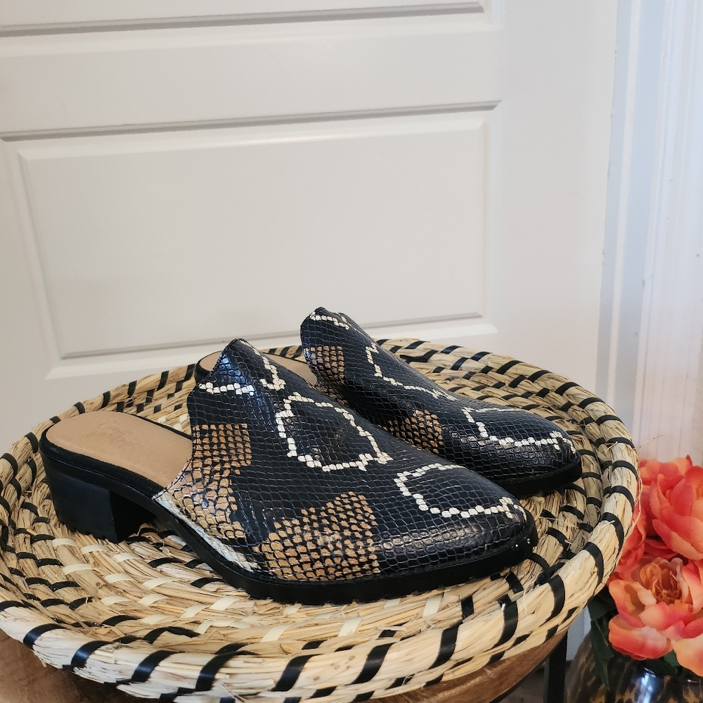 Crown Vintagesnake print heel mule.